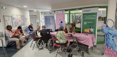 Stand Mon espace santé à destination des usagers à la clinique Iris